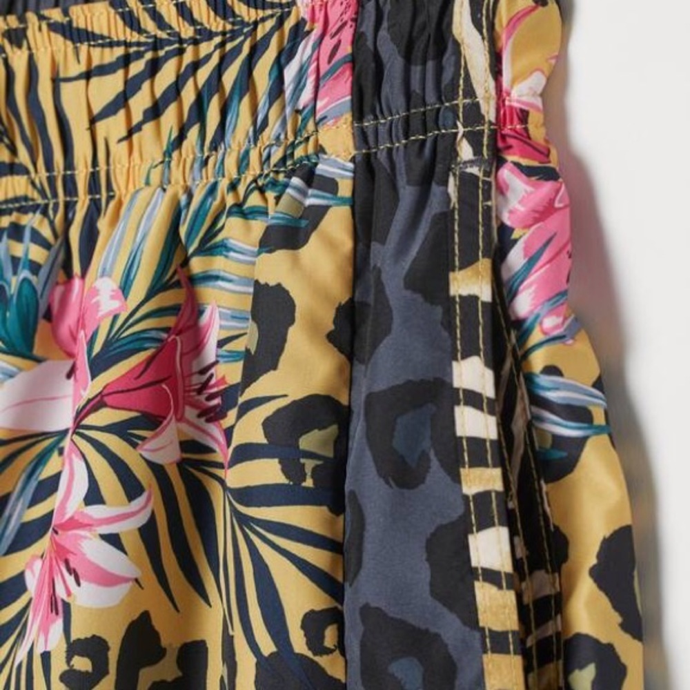 H&M SWIM SHORT SIZE M TROPICAL PRINT - Picture 2 of 2
